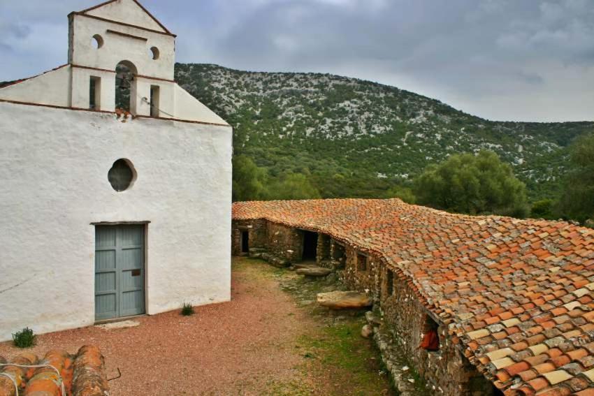 B&B Sa Clarera Baunei Exterior photo